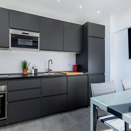 Chic With Great Terrace Apartament