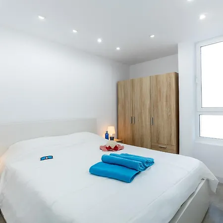 Chic With Great Terrace Apartament *